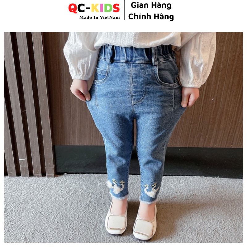 Quần bò bé gái đi học, đi chơi 10 đến 25 kg, quần jean bé gái thêu hình thiên nga QC-KIDS