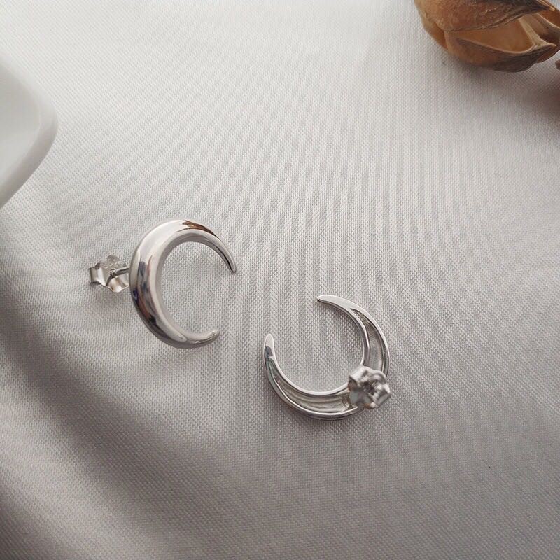 Hoa Tai Nữ Hình Mặt Trăng Khuyết Phong Cách Hàn Quốc