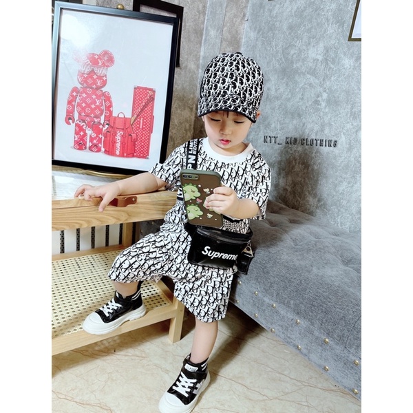 Bộ in tràn kèm mũ cho bé trai