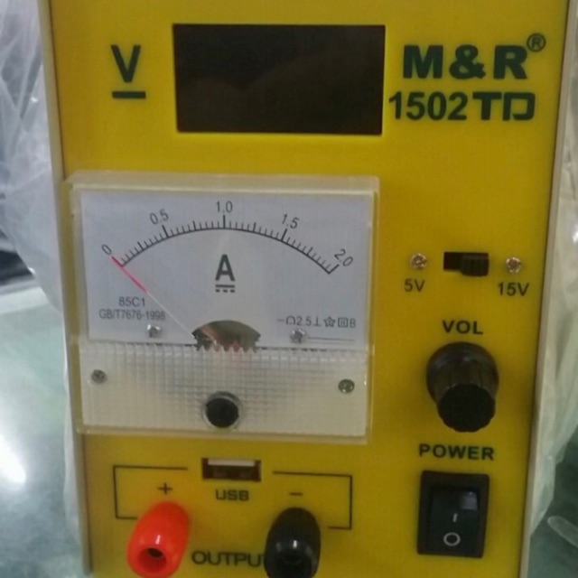 Đồng hồ cấp nguồn M&R 2A 15V