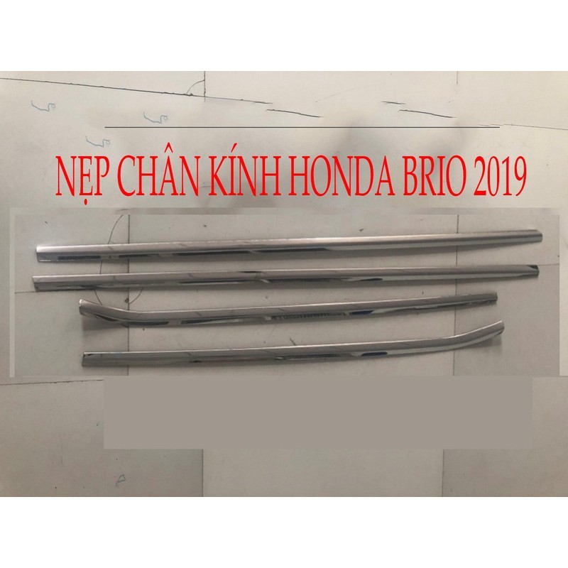 NẸP CHÂN KÍNH INOX HONDA BRIO 2019