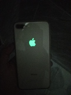 Logo táo phát sáng cho iphone.