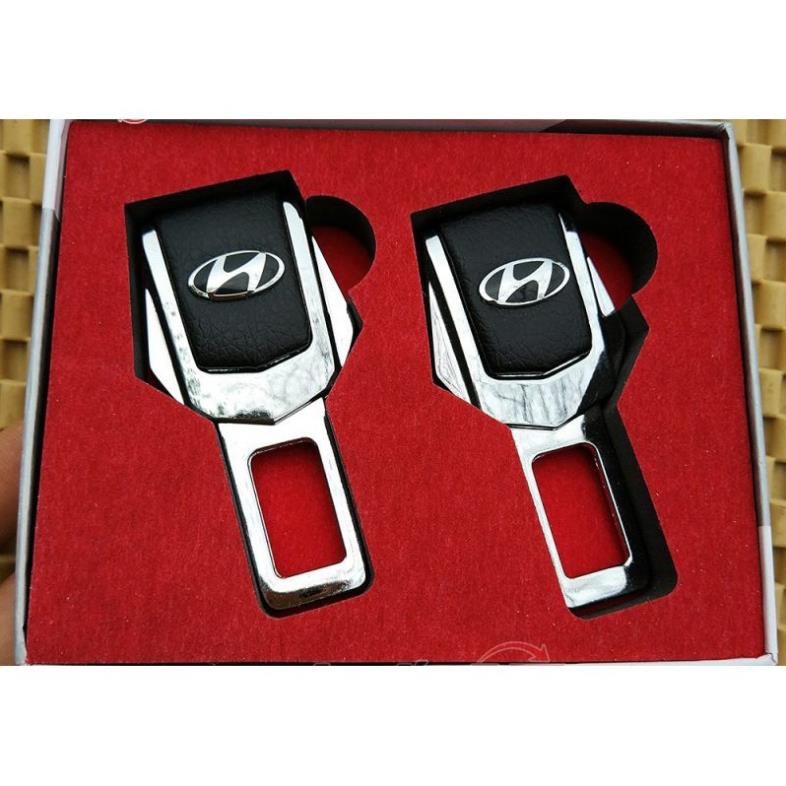 Cài chốt dây an toàn ô tô loại xịn có logo hãng xe - giá 2 cái- có video thật