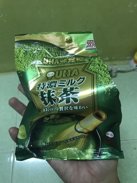 Kẹo matcha trà xanh UHA 8.2 Nhật Bản mẫu bao bì mới