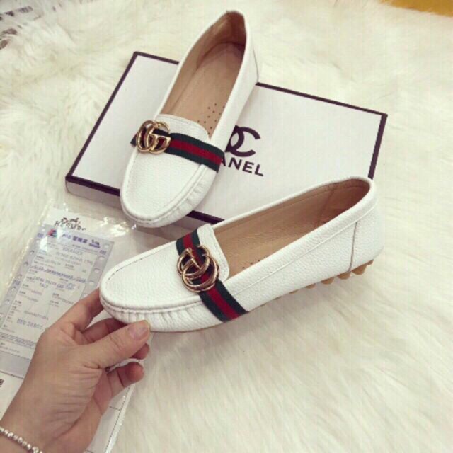 Giày moca giày mọi nữ kẻ đỏ dáng cơ bản | BigBuy360 - bigbuy360.vn