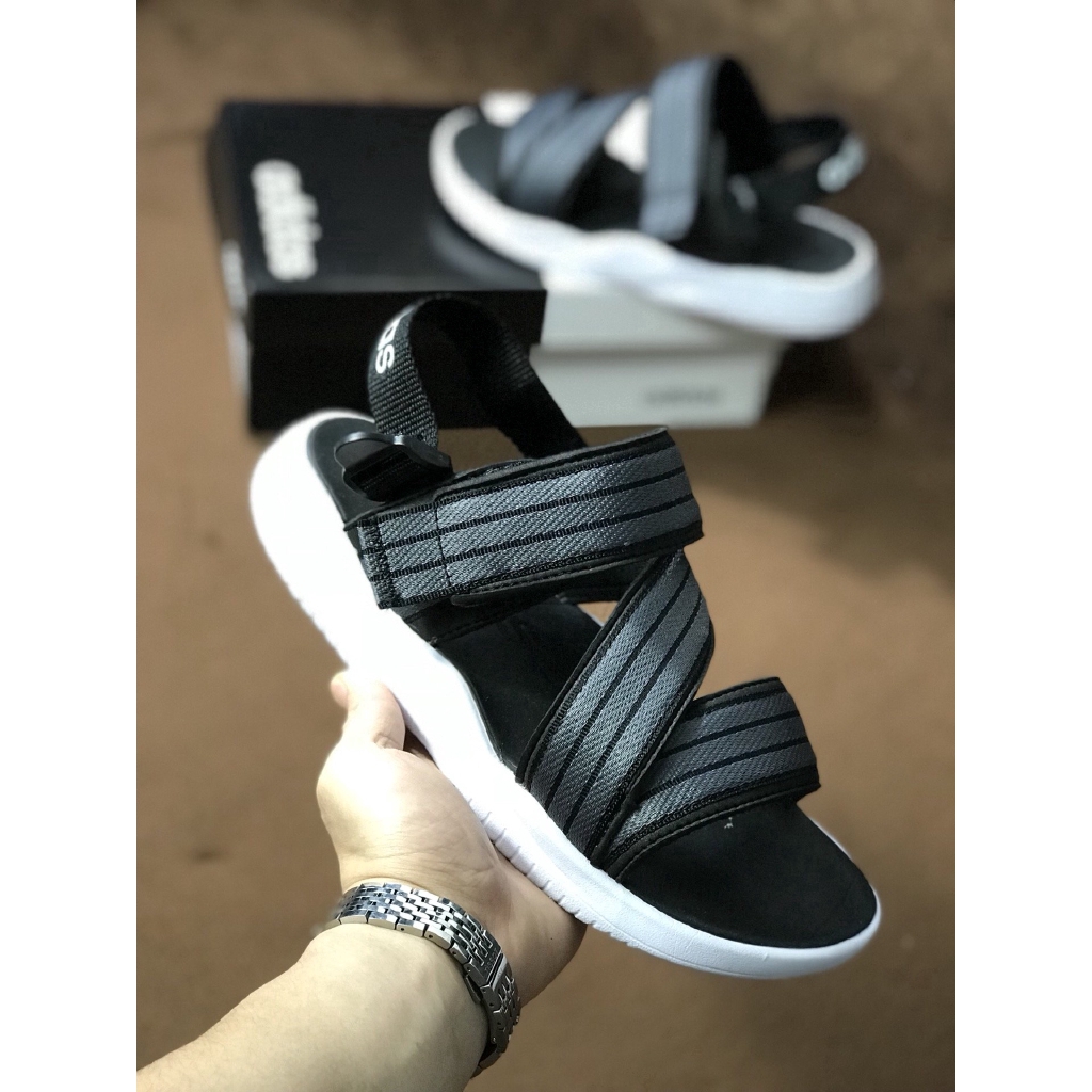 Sandal Adidas Adilette W thiết kế trẻ trung năng động cho nam