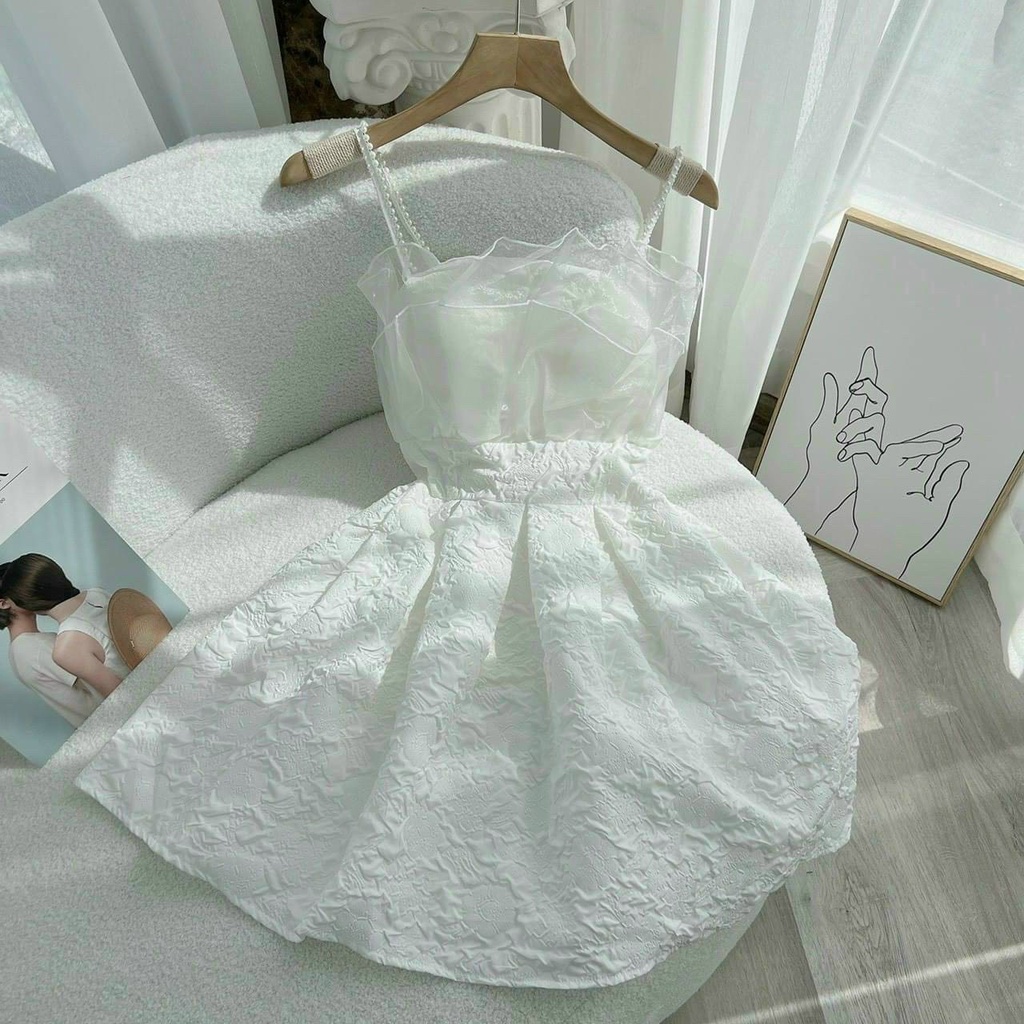 Đầm thời trang nữ mặc đi chơi chất gấm phối voan có mút 2 dây cườm giả màu đen và trắng