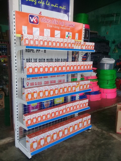 Kệ bày hàng khuyến mại của Hãng Cao 1m8 dài 90cm 5 tầng