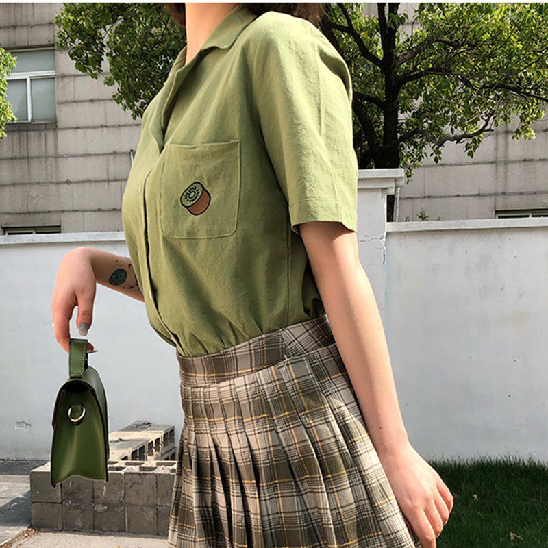 Áo kiểu tay ngắn cổ bẻ thêu hình trái cây cho phái nữ | BigBuy360 - bigbuy360.vn