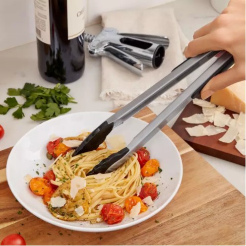 Kẹp thực phẩm cao cấp OXO 1054628 -25cm tùy chỉnh độ đóng - mở, cán cầm bằng thép không gỉ, đầu kẹp bằng nhựa chịu nhiệt
