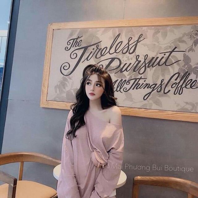 Nhất định phải hở chút vai mới sexy cơChị em lưu ý, áo này chất lụa giấy mặc mát vãi luôn nhé#áo_lệch_vai_lụa