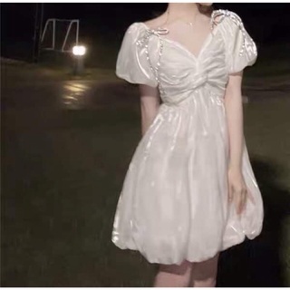 Váy trắng tiểu thư