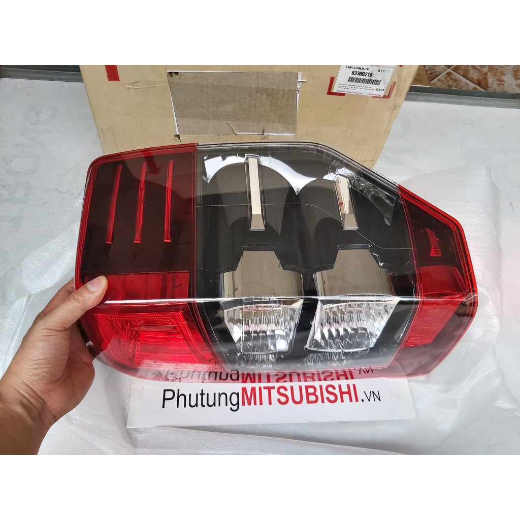 Đèn hậu xe Mitsubishi Triton 2019 Halogen