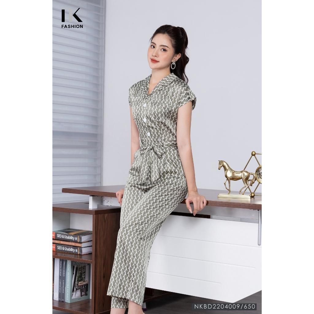 Bộ Jumpsuit Nữ NK Fashion Dáng Dài Cổ Vê Quần Ống Rộng, Họa Tiết Độc Đáo, Chất Lụa Hàn Cao Cấp Mềm Mát NKBD2204009