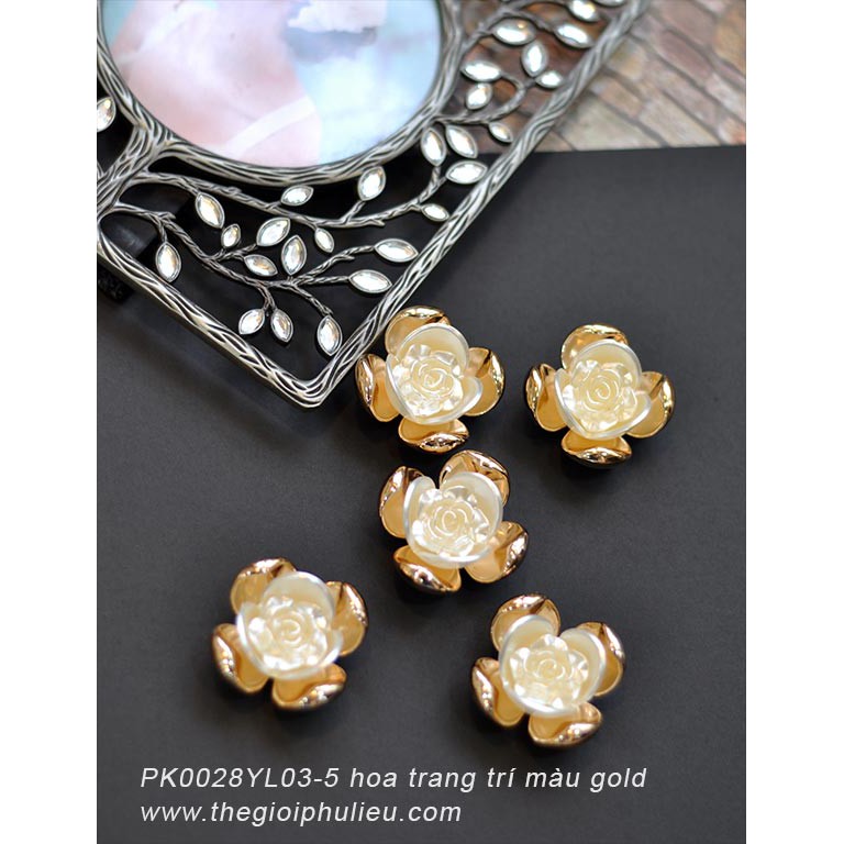 PK0028YL03-5 hoa trang trí màu gold.