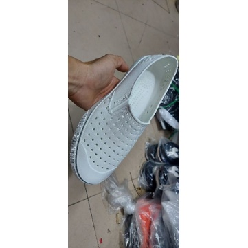 Giày lười nhựa đục lỗ đi mưa đi biển đi chơi siêu êm siêu bền