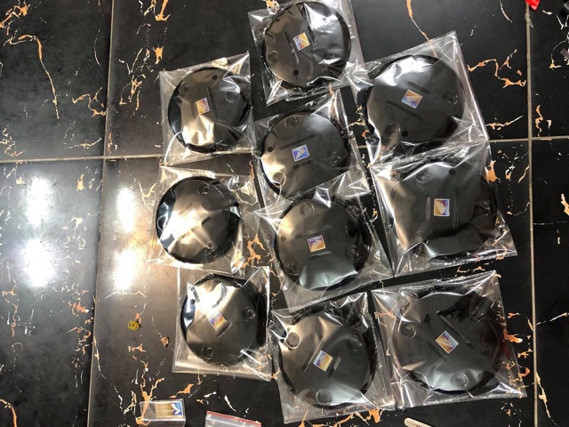 Nắp nồi ba lỗ + logo honda titan cho xe Wave Dream