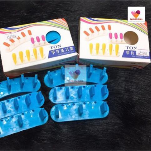 Đế gắn móng mẫu tập vẽ móng Nail ( 1 bộ 3 cái )