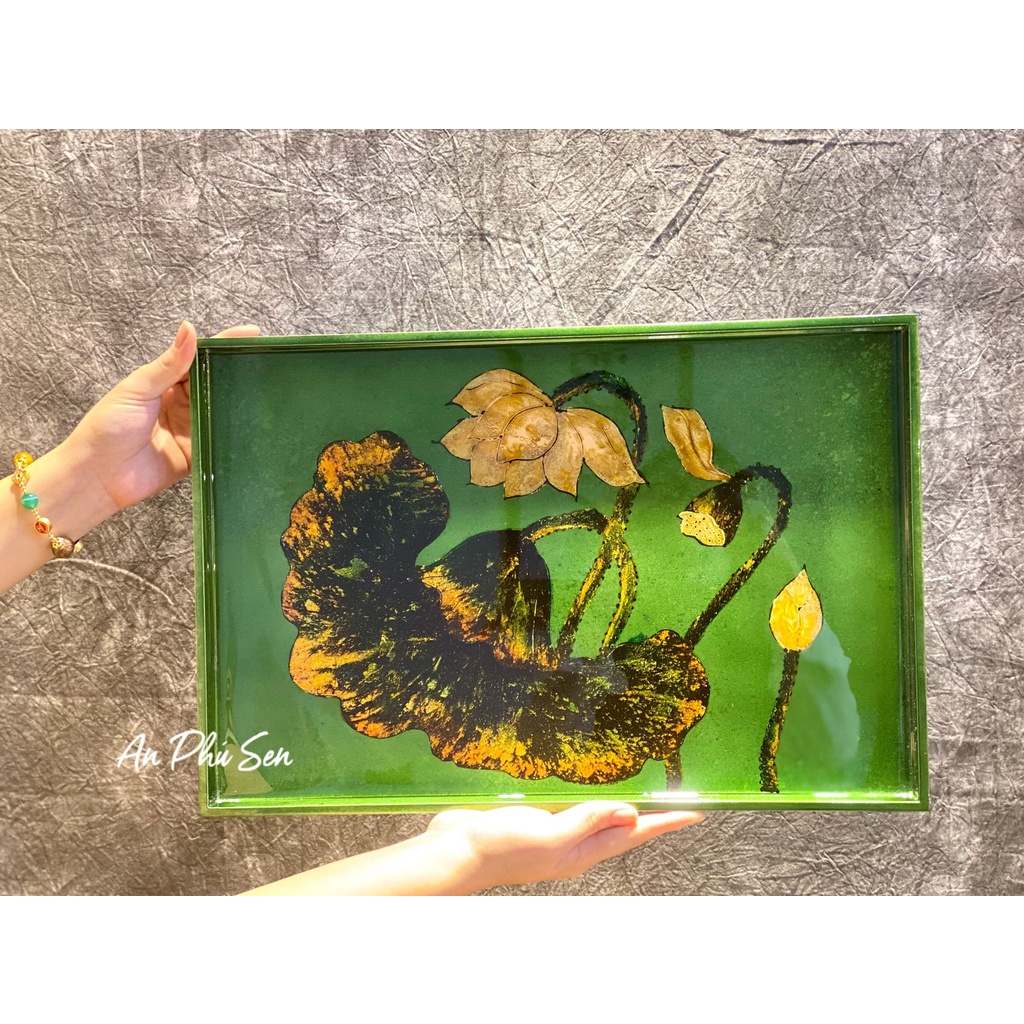 Khay sơn mài vẽ sen