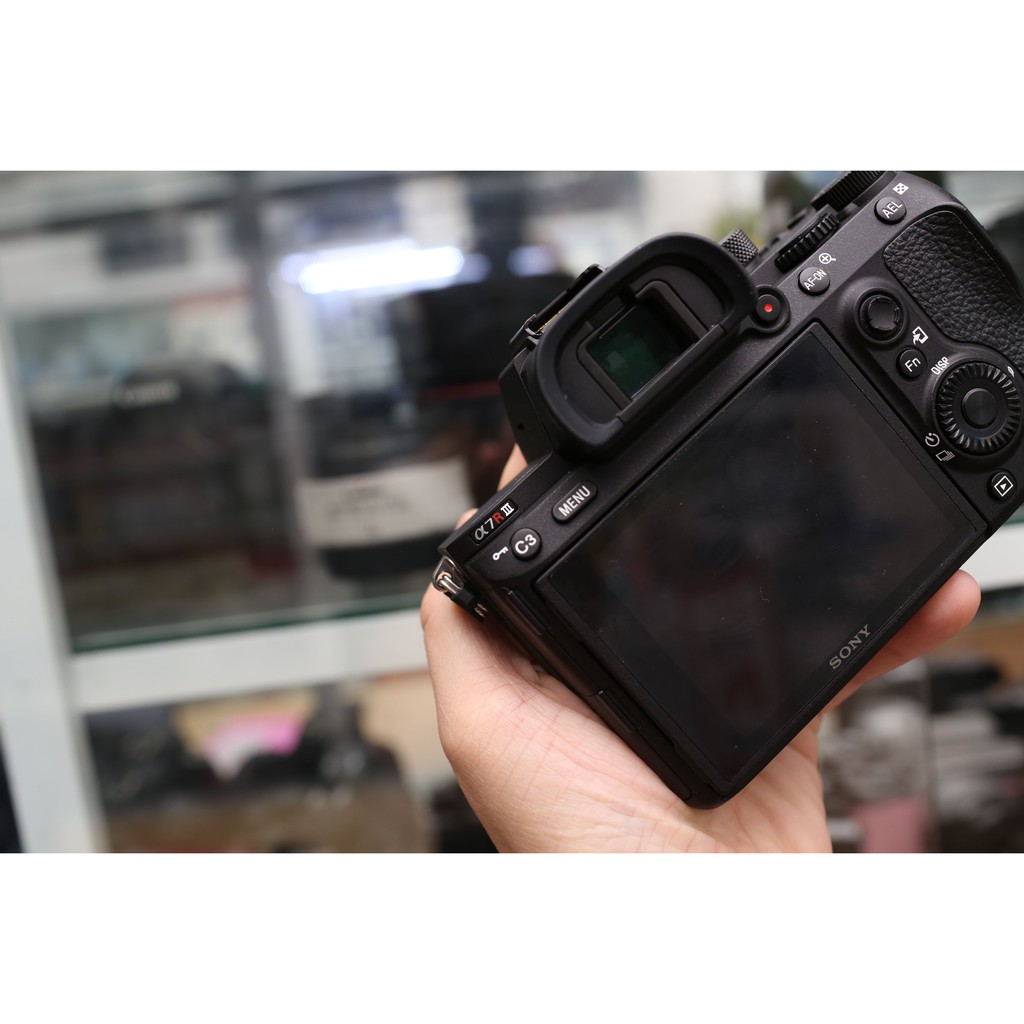 MÁY ẢNH SONY A7R Mark III - TỐC ĐỘ CHỤP, ĐỘ PHÂN GIẢI VÀ KHẢ NĂNG VIDEO ĐỈNH CAO LÀ CÓ THỂ CÙNG TỒN TẠI | BigBuy360 - bigbuy360.vn