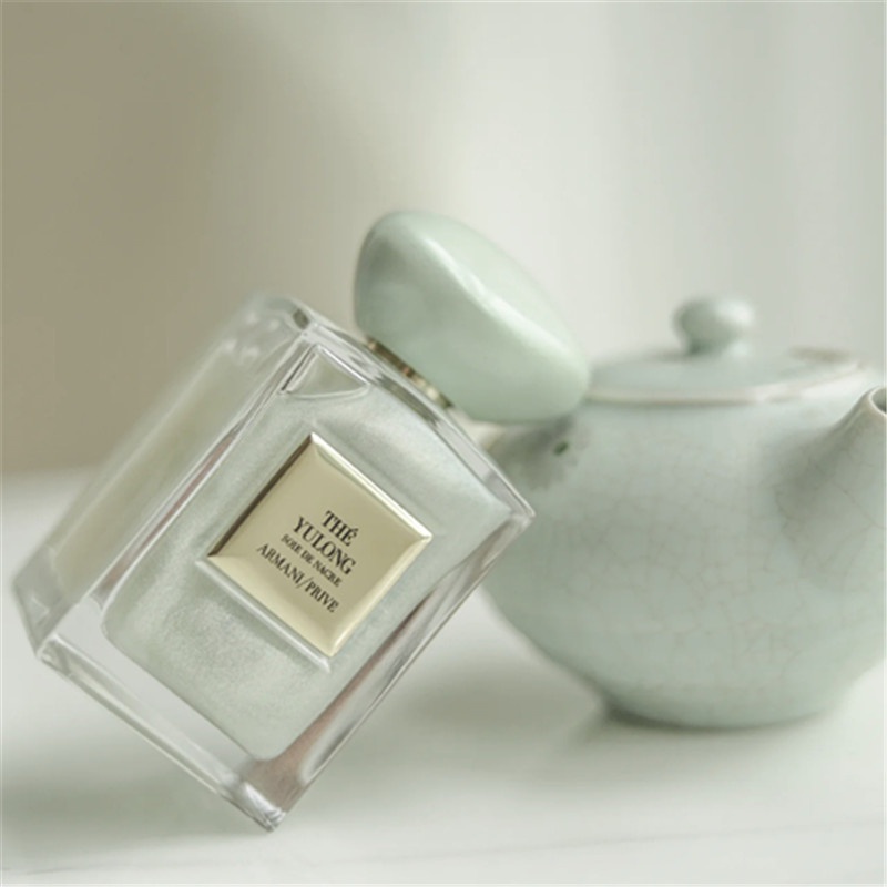 Nước hoa cao cấp Armani GIORGIO có kim tuyến chảy ma thuật