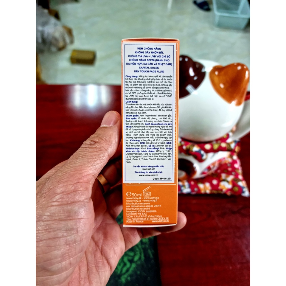 Kem chống nắng không gây nhờn rít không màu SPF50 Vichy Capital Soleil SPF50 Face Dry Touch 50ml