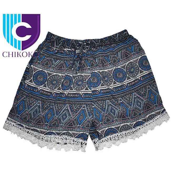 Quần lanh đùi họa tiết viền ren | BigBuy360 - bigbuy360.vn