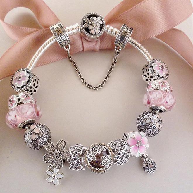 Charm bạc hoa daisy 5 cánh đá