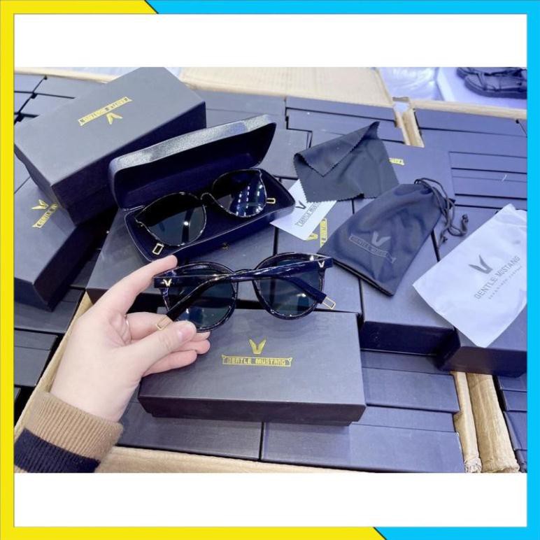 Kính SƠN TÙNG, kính thời trang, KÍNH V đen to, MẮT ĐEN, Không hộp