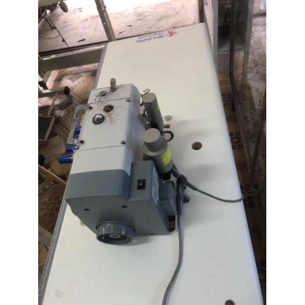 Máy vắt sổ shunfa điện tử