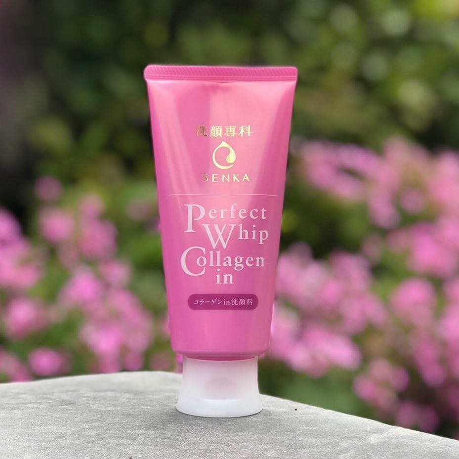 Sữa rửa mặt Perfect Whip Collagen In Senka phiên bản Sakura màu hồng