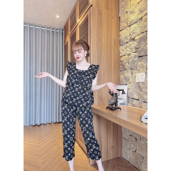 Bộ lụa Mango dáng lửng họa tiết siêu yêu