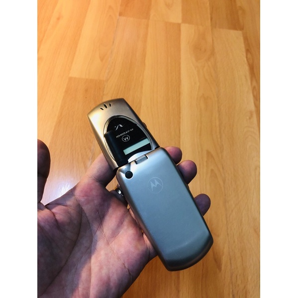 Motorola V60