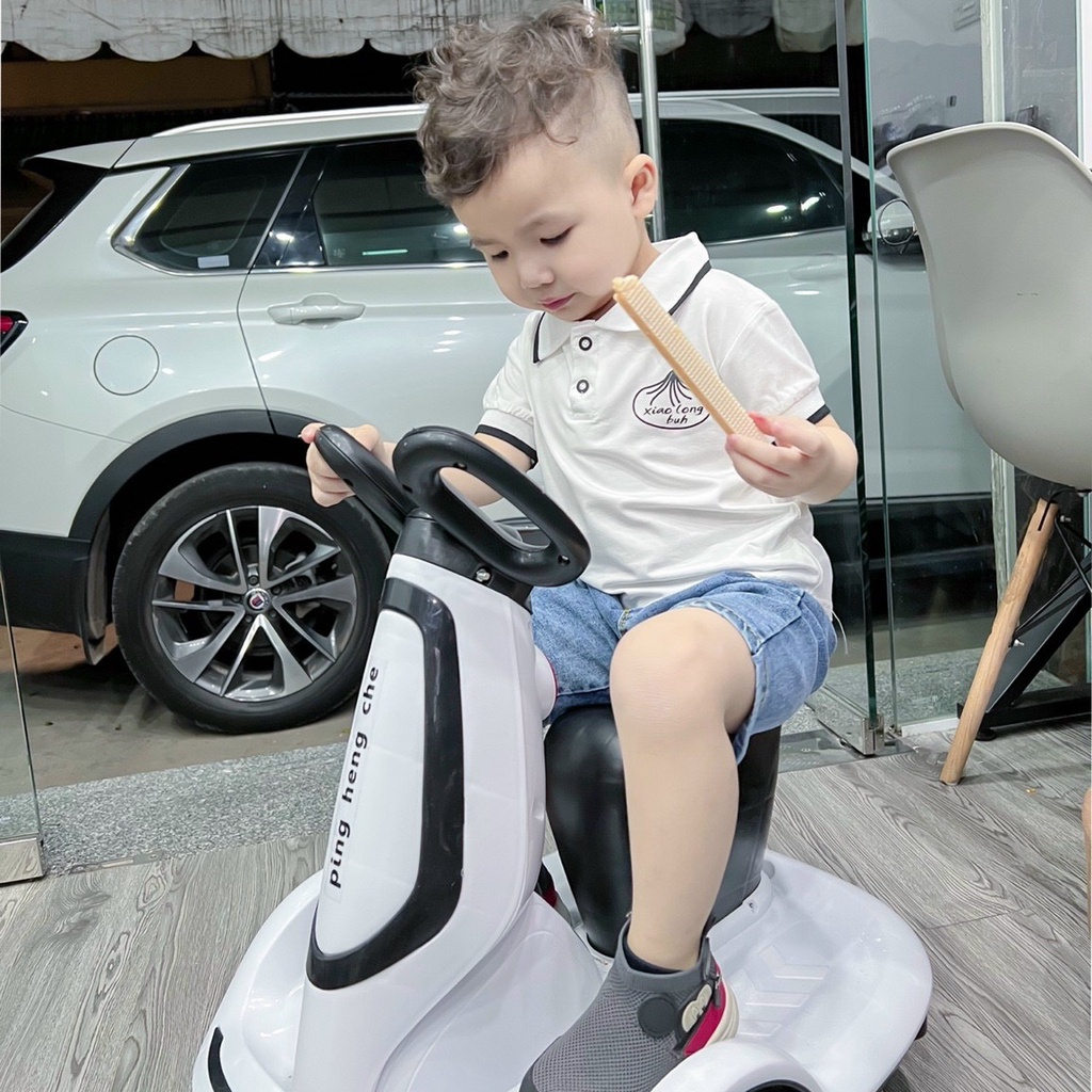 Bộ cổ bẻ viền đen bé trai
