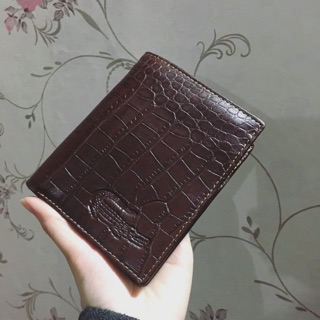 Ví da đứng vân cá sấu