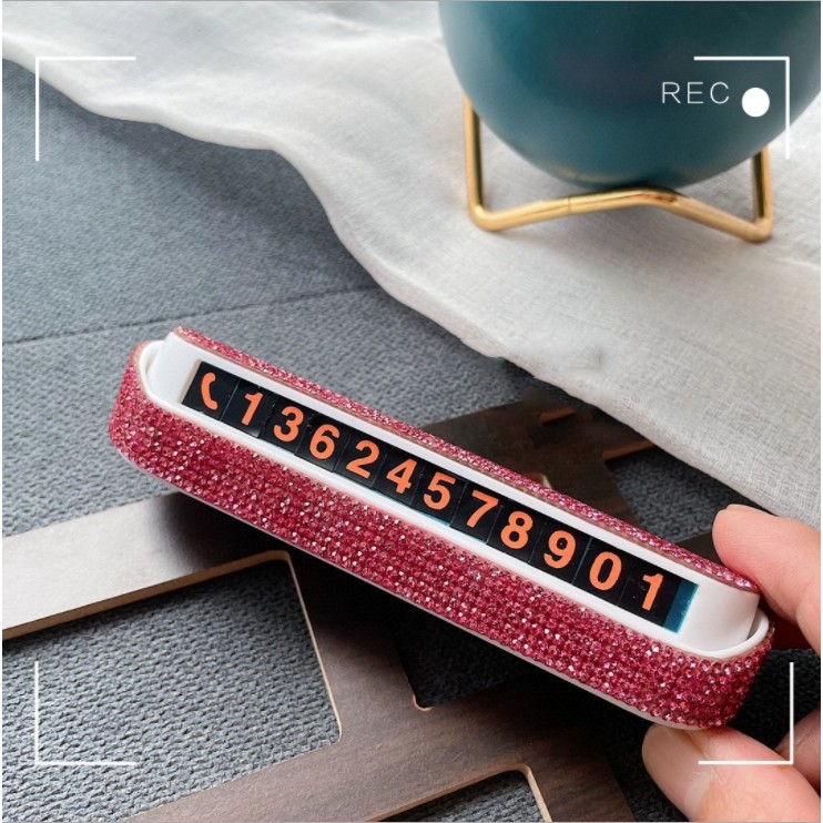 Bảng số điện thoại đính kim cương giả ấn tượng độc đáo