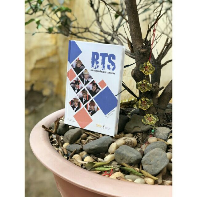 Sách - Bản đặc biệt Bts con đường khẳng định chính mình | BigBuy360 - bigbuy360.vn