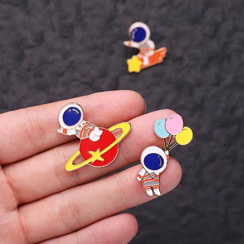 Cài Ngực Áo Thiết Kế Hình Phi Hành Gia Dễ Thương Phong Cách Hàn Quốc C182