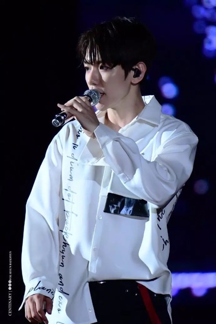 ẢNH THẬT ÁO SƠ MI TRẮNG THE PLANET GIỐNG BAEKHYUN EXO