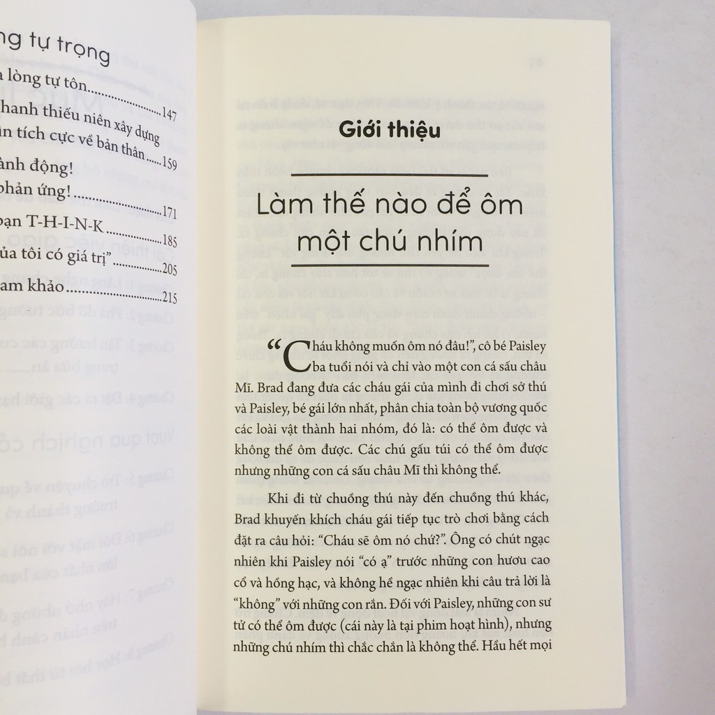 Sách - Làm Thế Nào Để Ôm Một Chú Nhím - 12 Bí Quyết Kết Nối Với Trẻ Vị Thành Niên