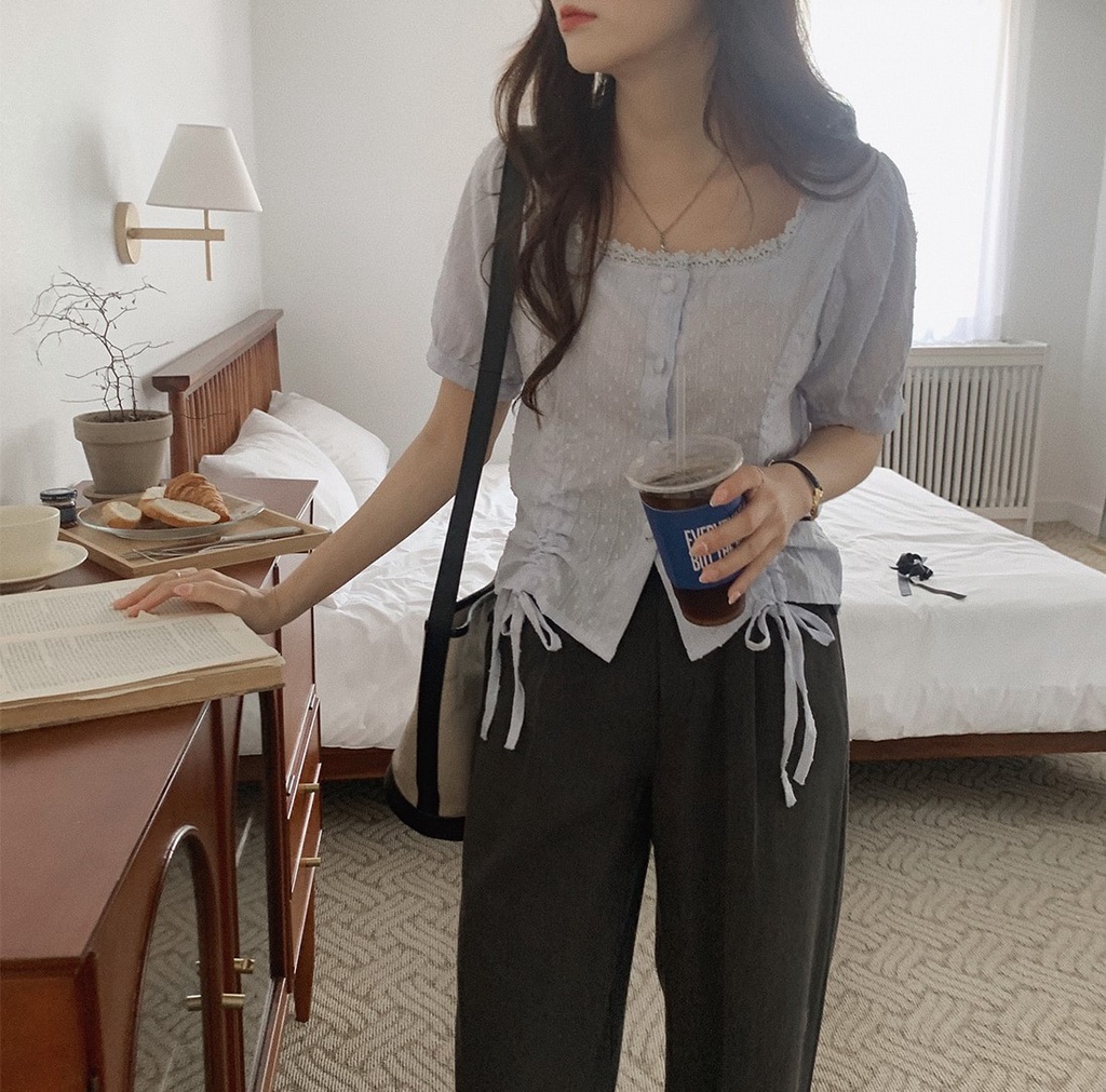 Áo Sơ Mi Ngắn Tay Cổ Vuông Thêu Ren Dây Rút Thời Trang Sành Điệu 53669