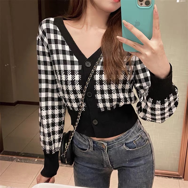 Áo khoác len nữ - Áo cardigan nữ kẻ caro đen trắng tay dài bo gấu kiểu cổ V phong cách Hàn Quốc trẻ trung cá tính