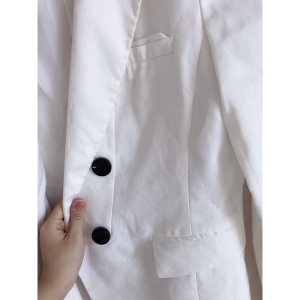 Pass blazer trắng