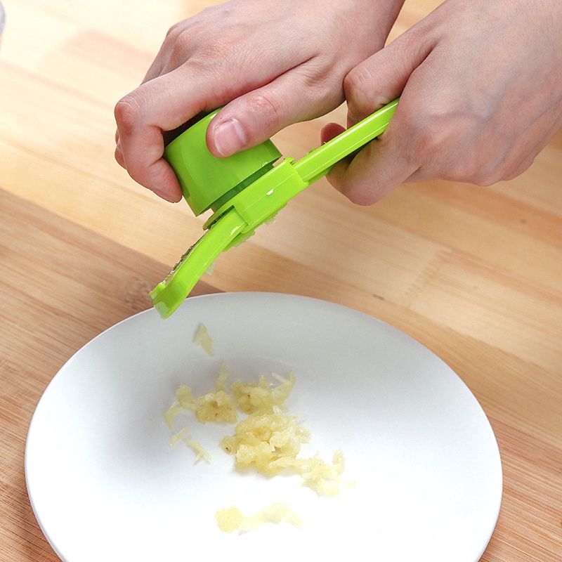 Dụng cụ nghiền tỏi cho nhà bếp tiện dụng