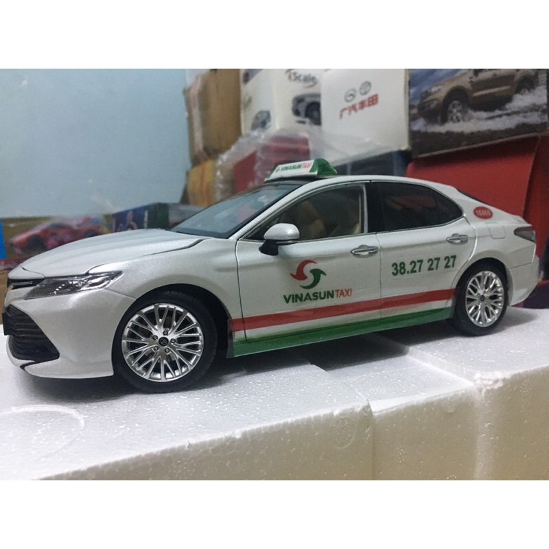 Mô hình Taxi Vinasun Toyota Camry tỉ lệ 1:18