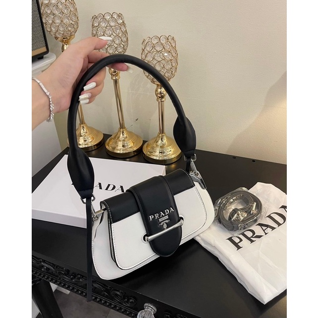 túi #prada kẹp nách Ngọc trinh siêu hot hít có hộp