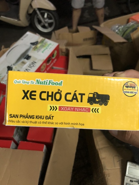 XE CHỞ CÁT , XE BỒN XOAY PHÁT NHẠC NUTIFOOD