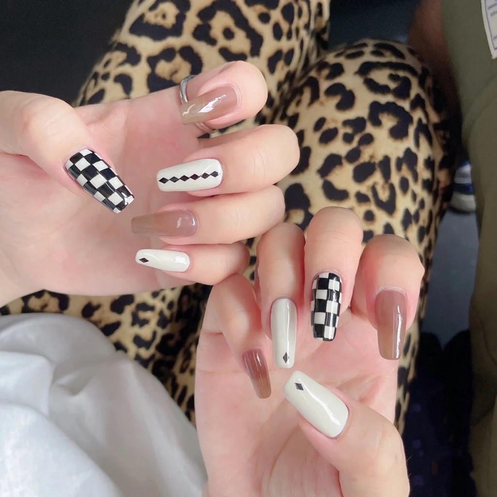 Set 24 Móng Tay Giả Trang Trí