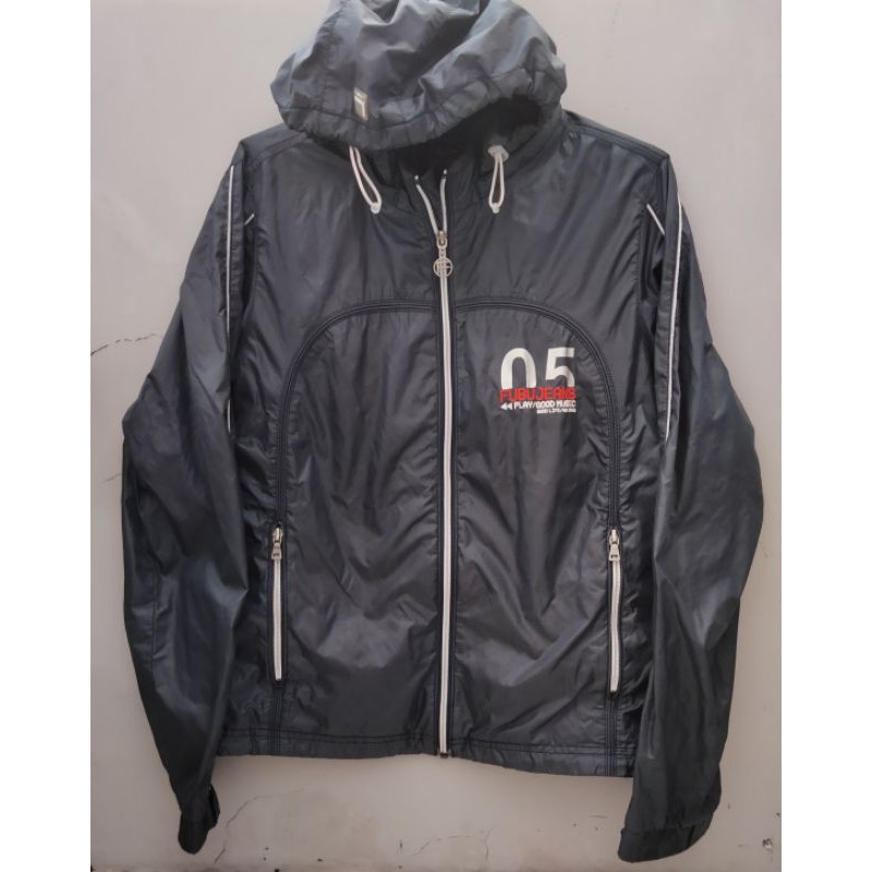 Áo khoác si dù hiệu FubuJeans