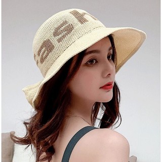 Mũ cói rộng vành cho phái đẹp đi biển chữ fashion thời trang